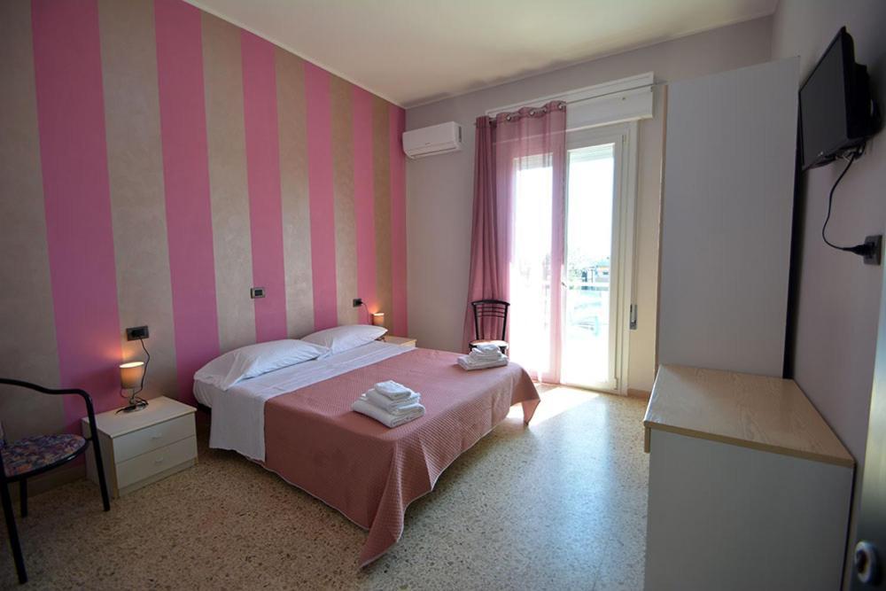 Hotel Bella Romagna Casal Borsetti Buitenkant foto