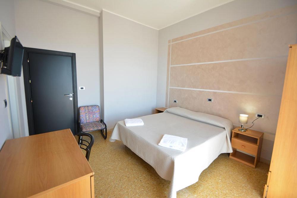 Hotel Bella Romagna Casal Borsetti Buitenkant foto